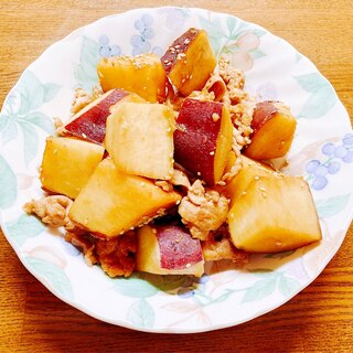 薩摩芋と豚肉の甘辛ゴマ炒め